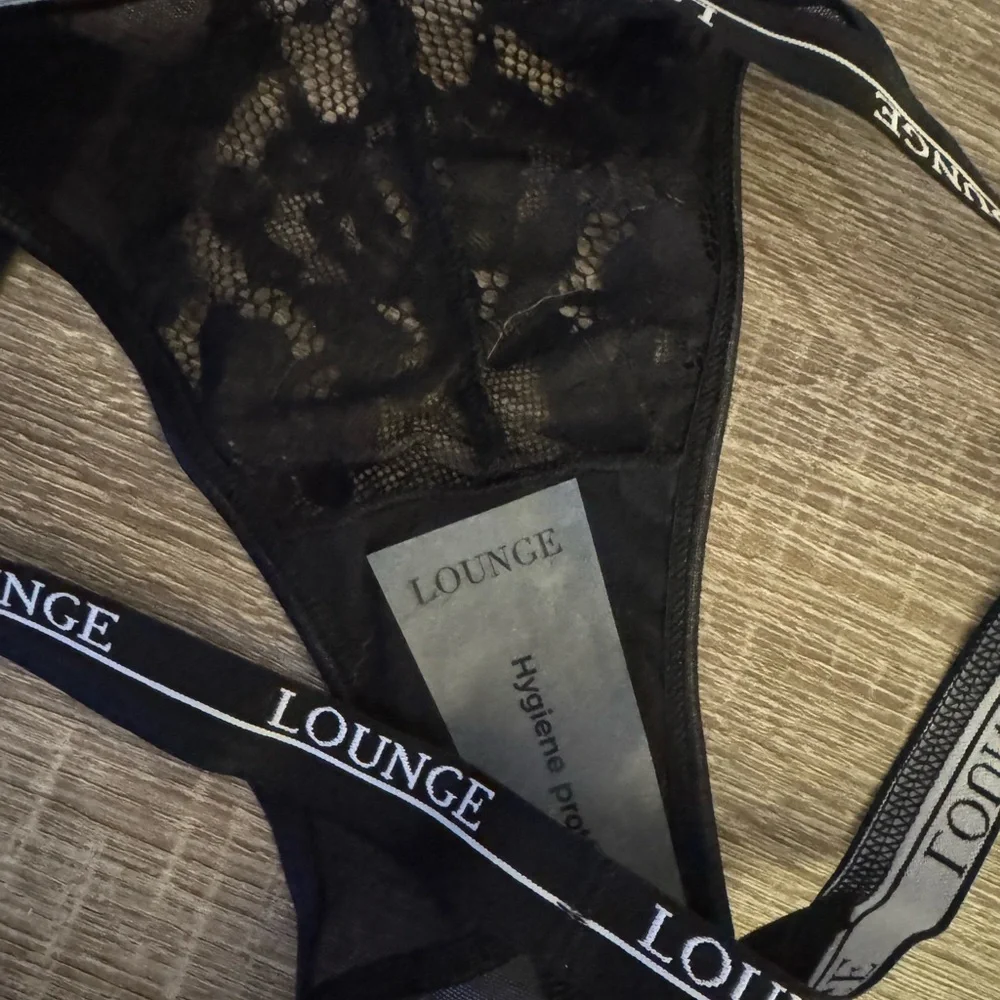 Lounge black blossom thong size S (set of 2) - Picture 5 of 5